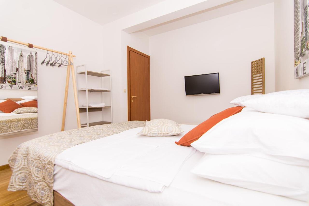 Gallery Luxury & Rooms-only Adults Lejlighed