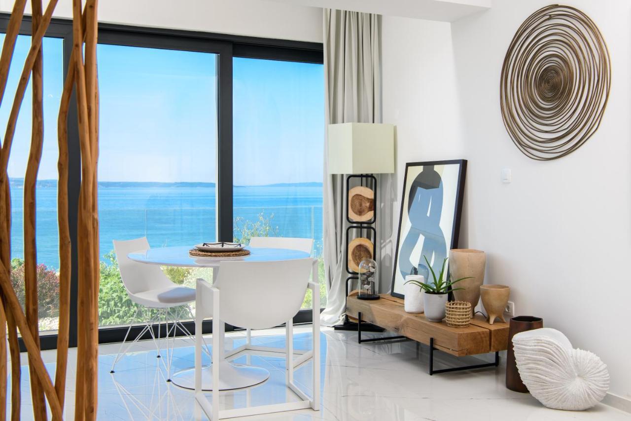 Gallery Luxury & Rooms-only Adults * Split