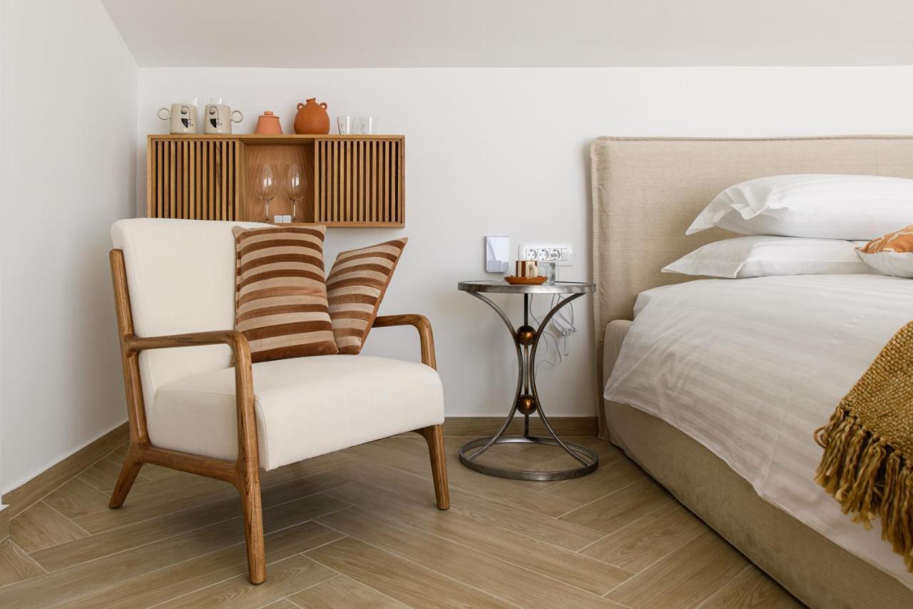 Gallery Luxury & Rooms-only Adults * Split