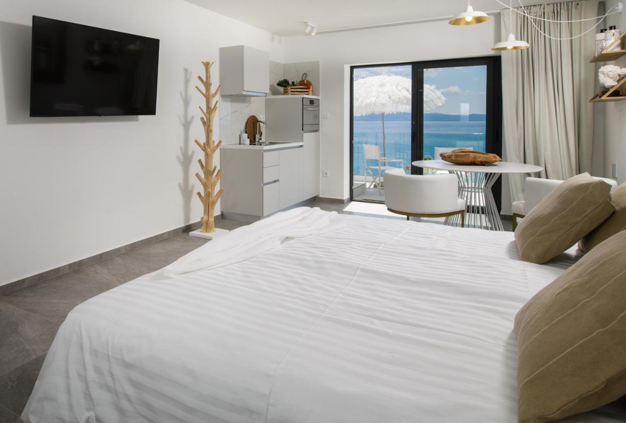 Gallery Luxury & Rooms-only Adults * Split