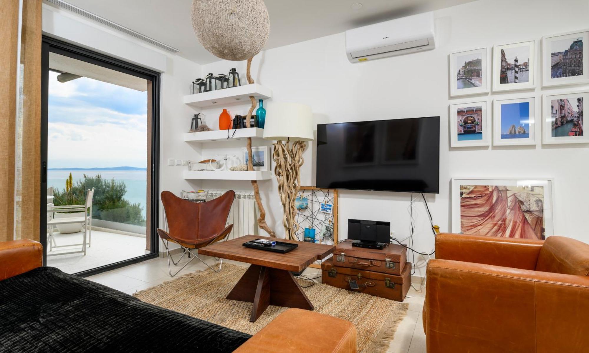 Gallery Luxury & Rooms-only Adults * Split